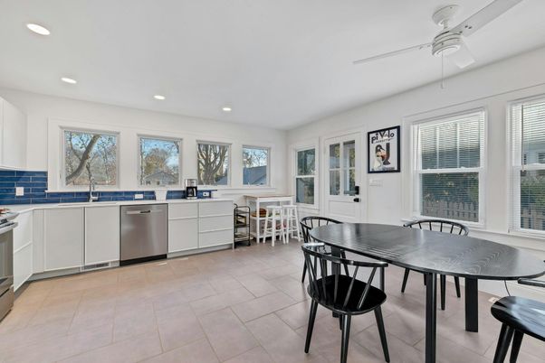 Dining room, Interior, Kitchen, Recessed Lighting