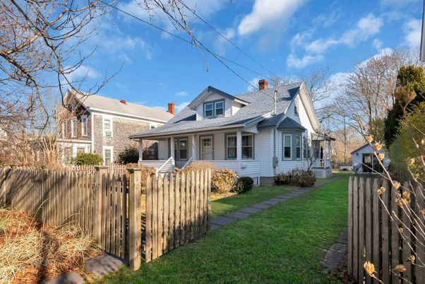 Backyard, Exterior, Facade, Cape Cod