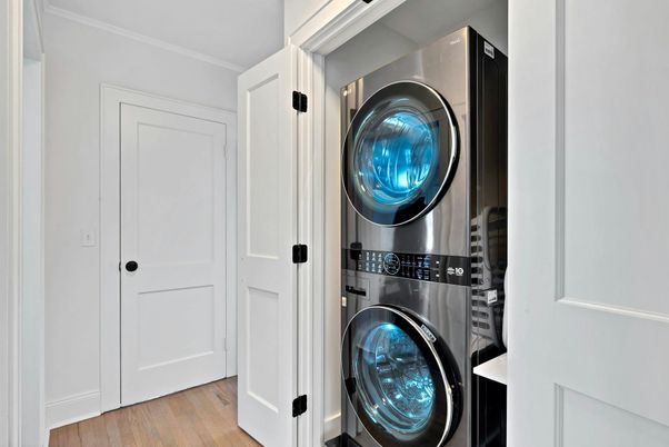 Interior, Utility Closets, Washer, Wood Texture Flooring