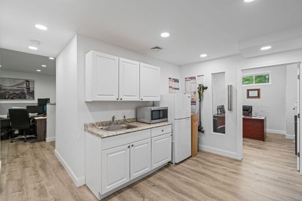Dining room, Interior, Kitchen, Recessed Lighting, Wood Texture Flooring