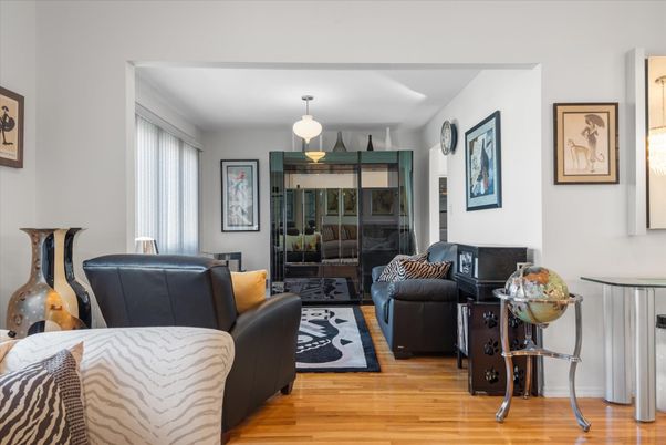 Interior, Living room, Pendant Lights, Wood Texture Flooring