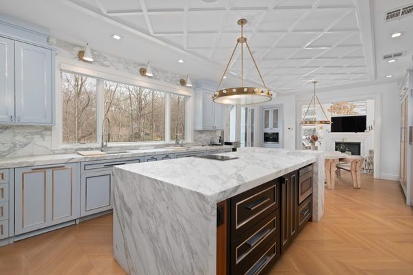 Fireplace, Interior, Kitchen, Pendant Lights, Recessed Lighting, Wood Texture Flooring