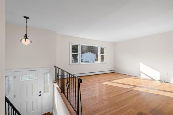 Interior, Pendant Lights, Wood Texture Flooring