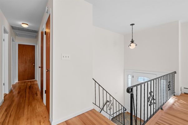 Interior, Pendant Lights, Wood Texture Flooring