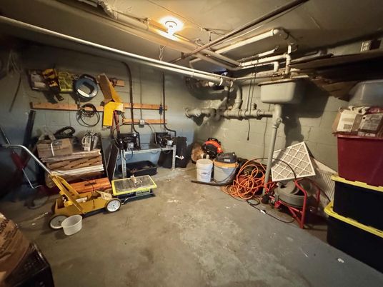 Garage, Interior
