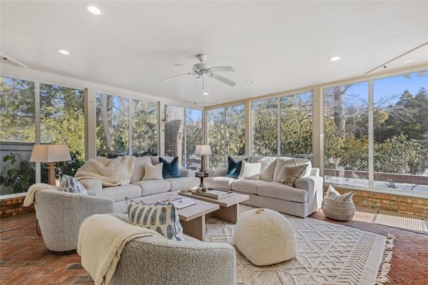 Interior, Living room, Recessed Lighting, Sun Room