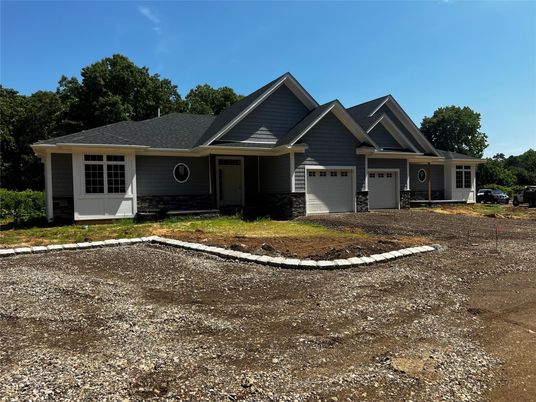 Attached, Exterior, Facade, Ranch