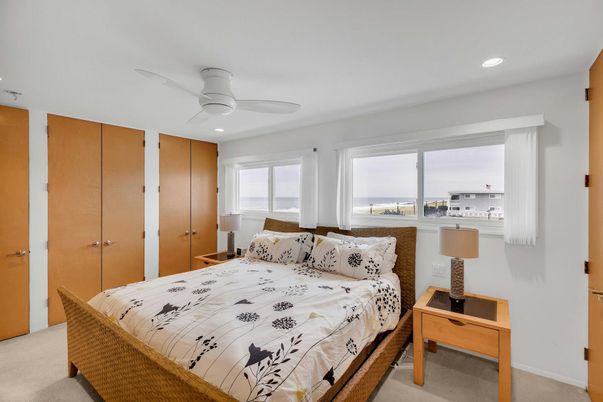Bedroom, Interior, Recessed Lighting, Water