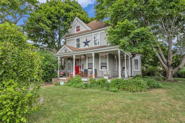 Backyard, Exterior, Facade, Queen Anne Victorian