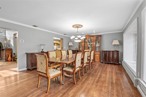 Chandelier, Dining room, Interior, Recessed Lighting, Wood Texture Flooring