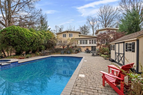 Exterior, Pool