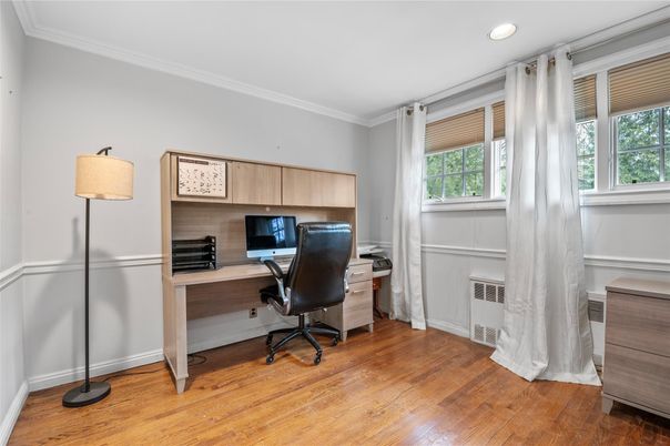 Home Office, Interior, Recessed Lighting, Wood Texture Flooring