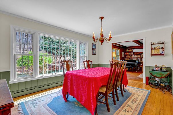Chandelier, Dining room, Interior, Piano, Wood Texture Flooring