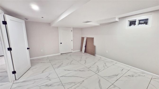 Empty room, Interior, Marble, Recessed Lighting