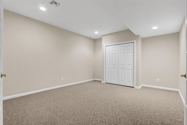 Empty room, Interior, Recessed Lighting