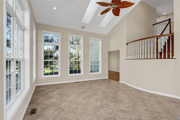 Empty room, Interior, Recessed Lighting