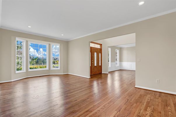 Empty room, Interior, Recessed Lighting, Wood Texture Flooring