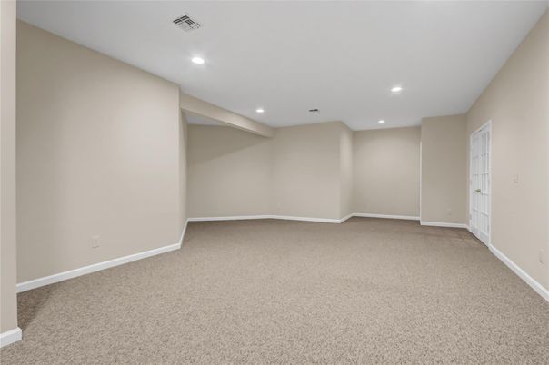 Empty room, Interior, Recessed Lighting