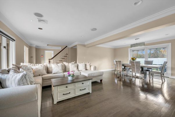 Dining room, Interior, Living room, Pendant Lights, Recessed Lighting, Wood Texture Flooring