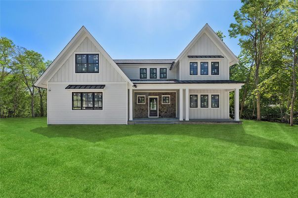 Exterior, Facade, Farmhouse