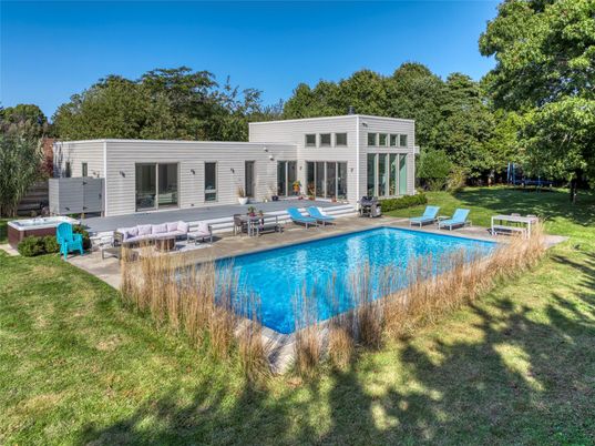 Backyard, Exterior, Pool