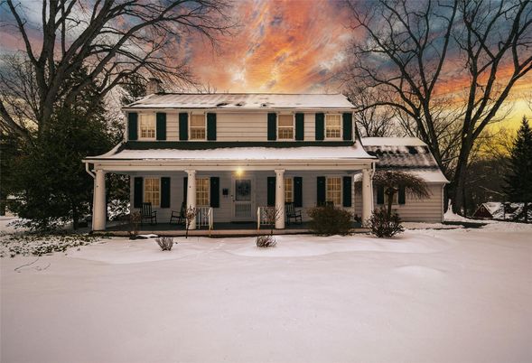 Exterior, Facade, American Foursquare
