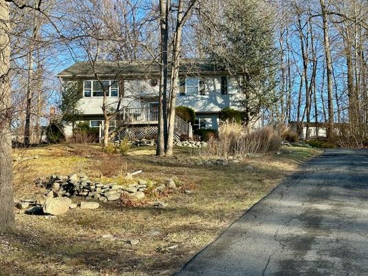 Backyard, Exterior, Facade, Raised Ranch