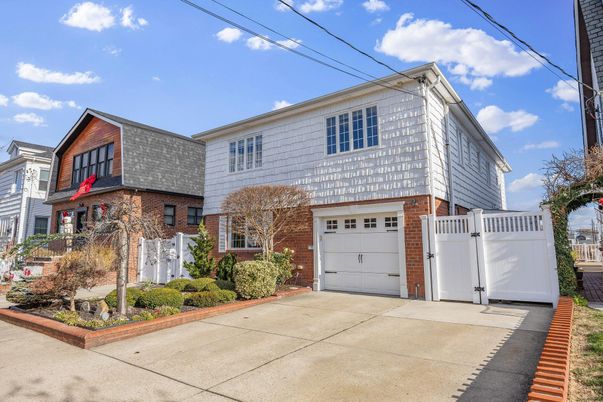Attached, Exterior, Facade, Brick Facade, Rowhouse