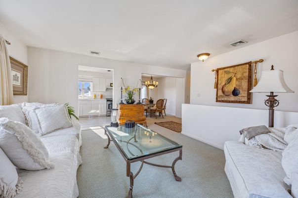 Chandelier, Dining room, Interior, Living room