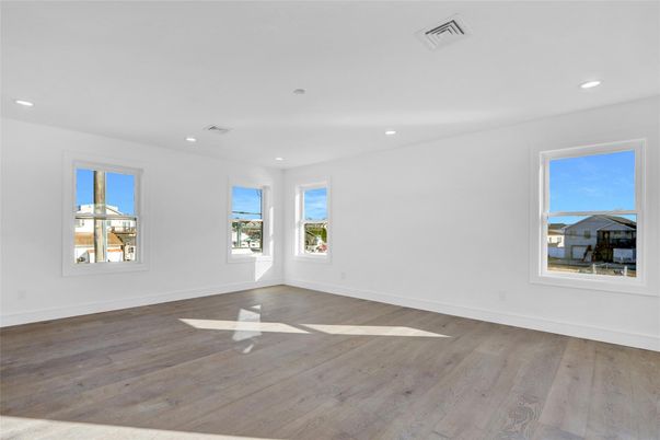 Empty room, Interior, Recessed Lighting, Wood Texture Flooring