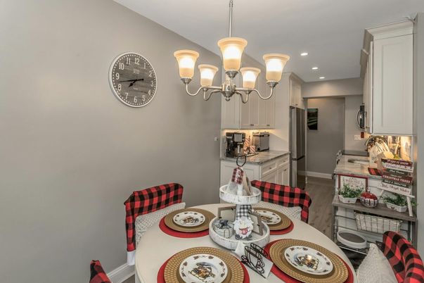 Chandelier, Dining room, Interior, Kitchen, Recessed Lighting, Wood Texture Flooring