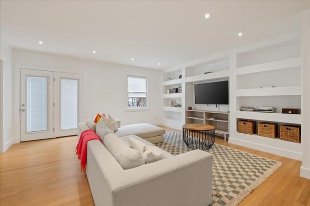 Interior, Living room, Recessed Lighting, Wood Texture Flooring