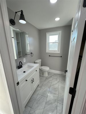 Bathroom, Dual Sink Vanities, Interior, Marble, Recessed Lighting