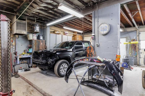 Garage, Interior