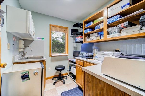 Home Office, Interior