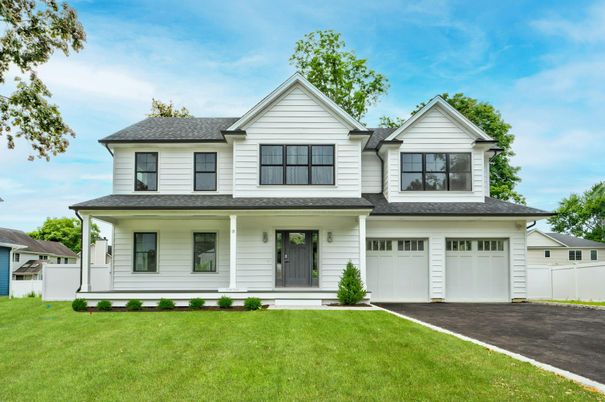 Attached, Exterior, Facade, Farmhouse