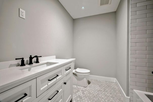 Bathroom, Interior, Recessed Lighting