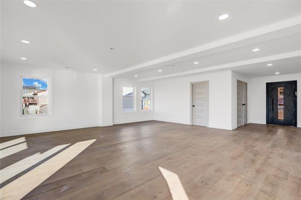 Empty room, Interior, Recessed Lighting, Wood Texture Flooring