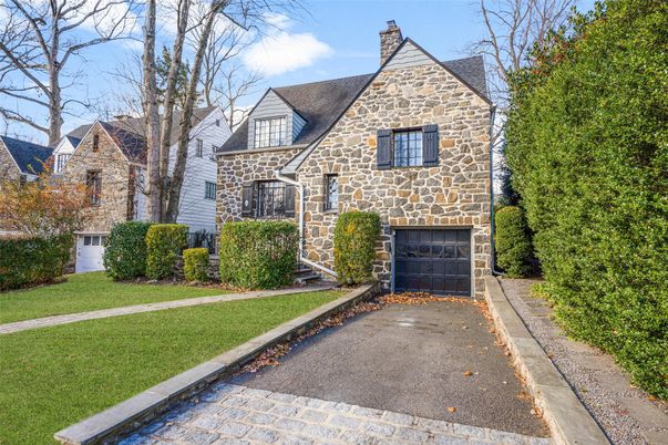 Attached, Exterior, Facade, Tudor Revival