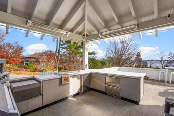 Exterior, Hot Tub