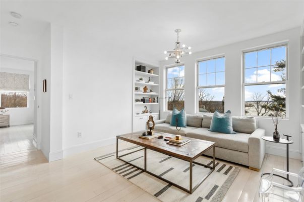 Interior, Living room, Pendant Lights, Wood Texture Flooring