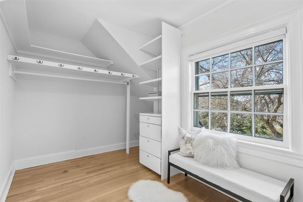 Interior, Walk-in Closets, Wood Texture Flooring