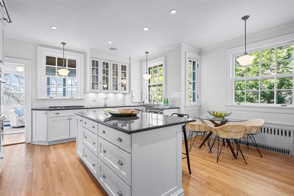 Dining room, Interior, Kitchen, Pendant Lights, Recessed Lighting, Wood Texture Flooring