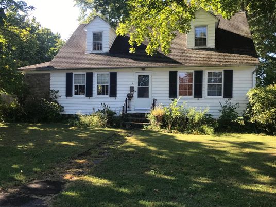 Exterior, Facade, Cape Cod