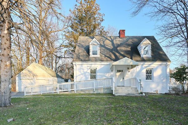 Exterior, Facade, Cape Cod