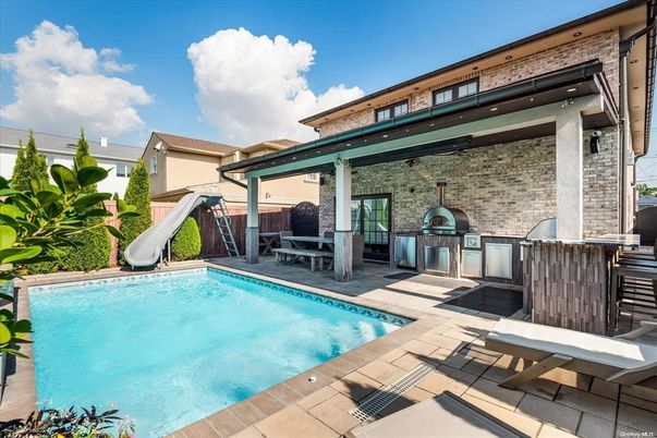 Exterior, Playground, Pool