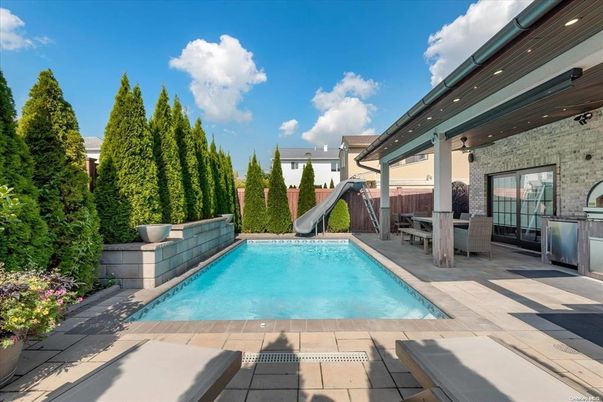 Exterior, Playground, Pool