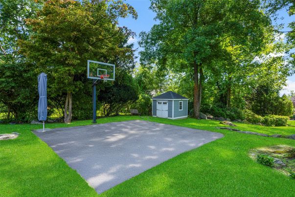 Detached Garage, Exterior