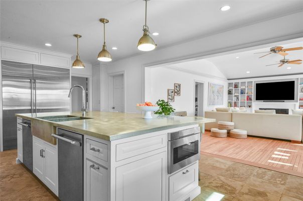 Interior, Kitchen, Living room, Pendant Lights, Recessed Lighting, Stainless Steel Appliances