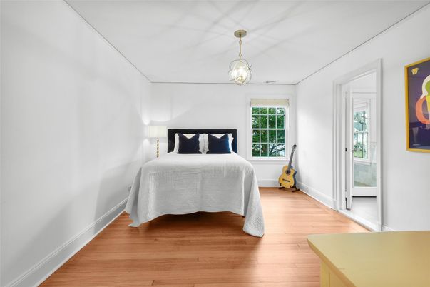 Bedroom, Interior, Pendant Lights, Wood Texture Flooring